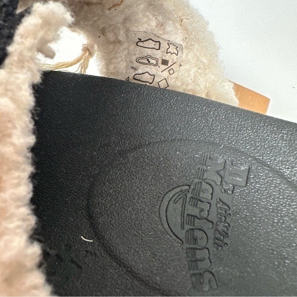 NWT Dr. Martens Myles black leather two-buckle sandals slide fur fleece NIB sz 6 - Picture 6 of 15